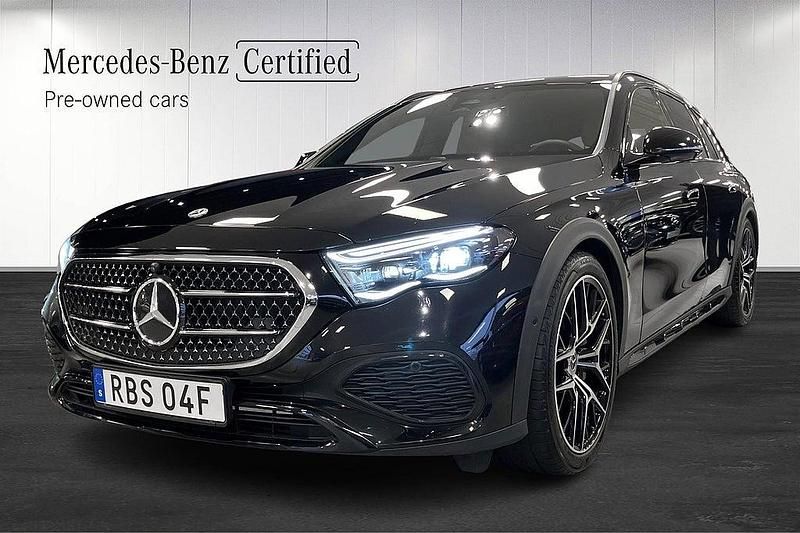 Svart Begagnad 2024 Mercedes E300 Kombi | 729 000 kr - Bild 1/4