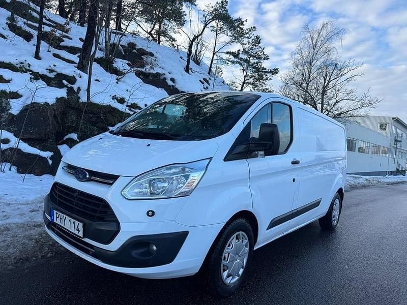 Vit Begagnad 2017 Ford Transit Custom | 109 900 kr (Superpris) - Bild 1/4