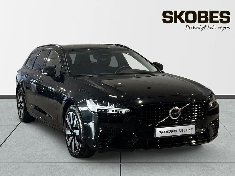 Svart Begagnad 2025 Volvo V90 Plus Kombi | 548 900 kr (Lite dyr) - Bild 1/3