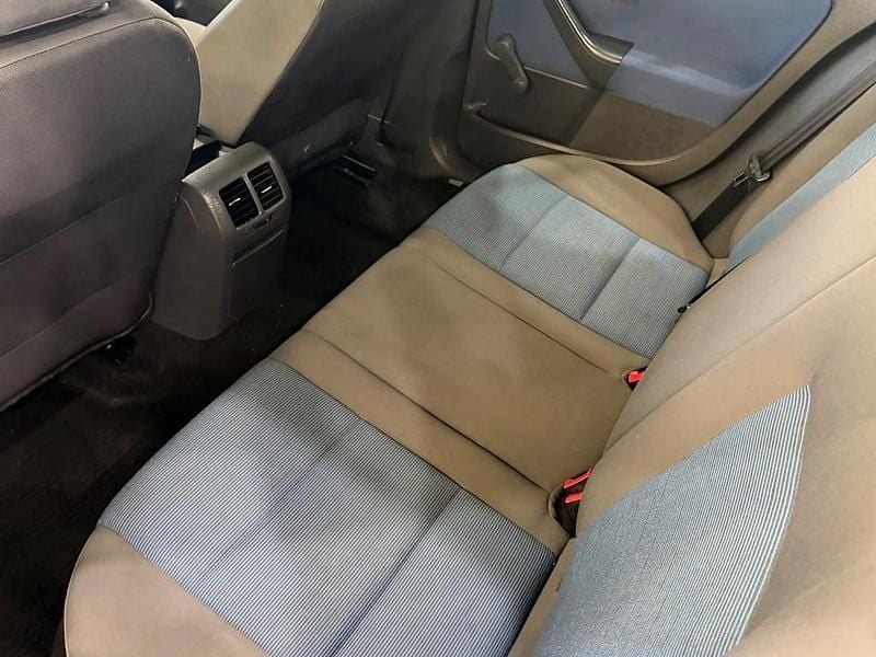 Begagnad VW Golf V Trendline 102 HK (75 kW) 2007 Blå Halvkombi