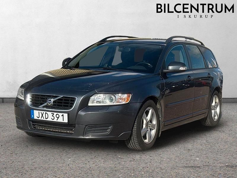 Grå Begagnad 2011 Volvo V50 Kinetic Kombi | 39 900 kr (Bra pris) - Bild 1/4