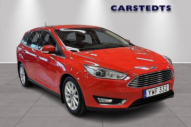 Röd Begagnad 2017 Ford Focus Titanium Kombi | 154 900 kr (Marknadspris) - Bild 1/4