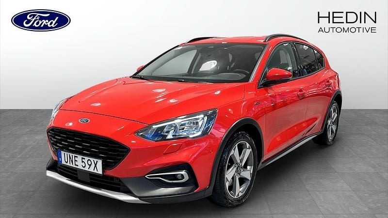 Röd Begagnad 2020 Ford Focus Active Halvkombi | 149 900 kr (Bra pris) - Bild 1/4