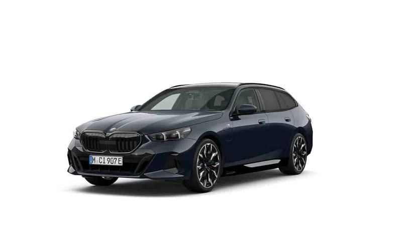 Svart Begagnad 2025 BMW 550e Kombi | 973 000 kr - Bild 1/1