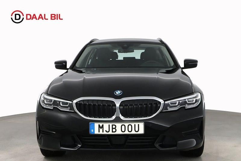 Begagnad BMW 330 Sport Line 292 HK (214 kW) 2022 Svart Kombi