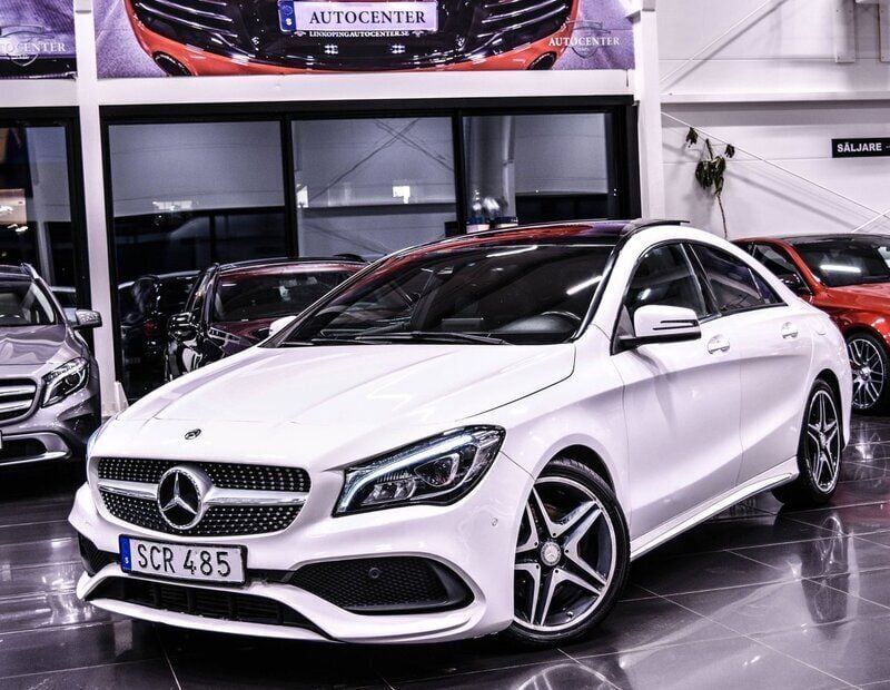 Vit Begagnad 2018 Mercedes CLA220 AMG Sedan | 219 900 kr (Bra pris) - Bild 1/4