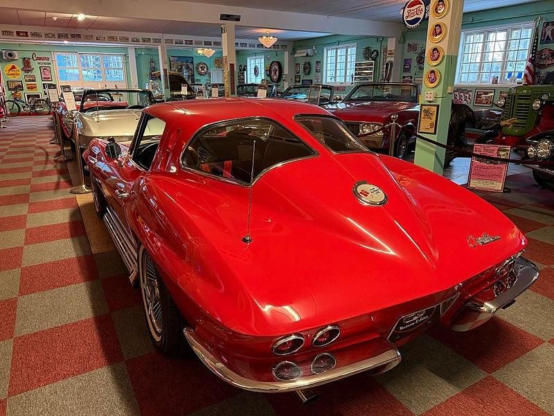 Begagnad Chevrolet Corvette Stingray 500 HK (367 kW) 1963 Röd Cab