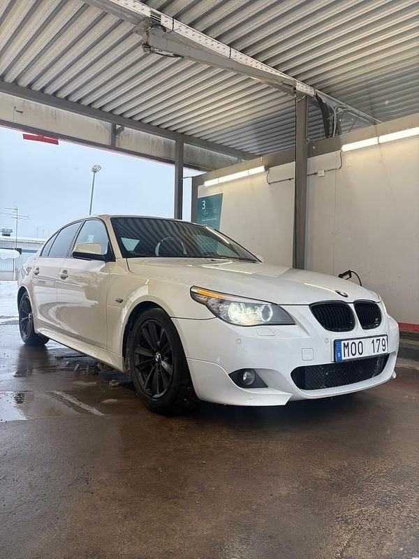 Begagnad 2010 BMW 520 Sedan | 89 000 kr (Marknadspris) - Bild 1/4