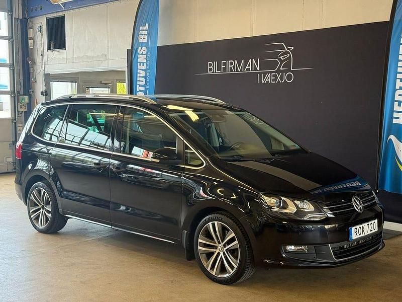 Begagnad VW Sharan 140 HK (102 kW) 2015 Svart Minibuss
