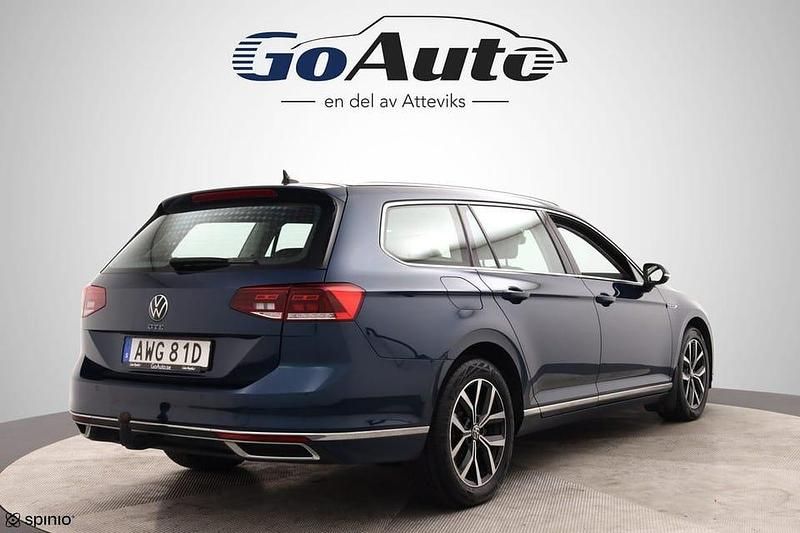 Begagnad VW Passat GTE 220 HK (161 kW) 2022 Blå Kombi