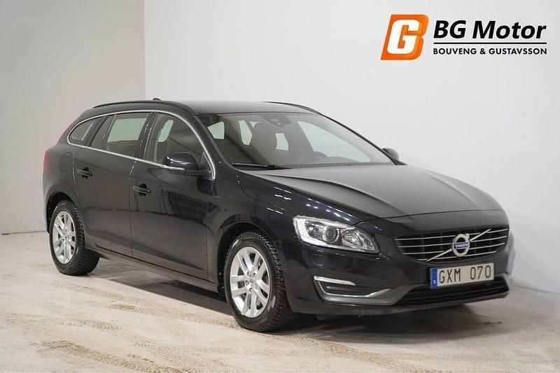 Svart Begagnad 2013 Volvo V60 Momentum Kombi | 134 900 kr (Marknadspris) - Bild 1/4
