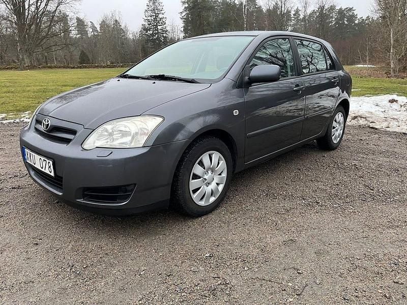 Begagnad Toyota Corolla 110 HK (80 kW) 2006 Grå