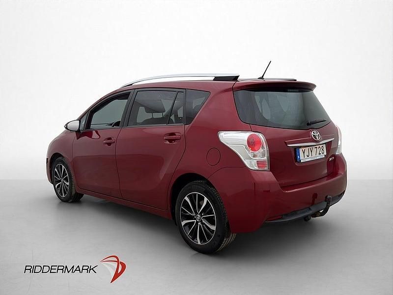 Begagnad Toyota Verso 147 HK (108 kW) 2016 Röd Minibuss