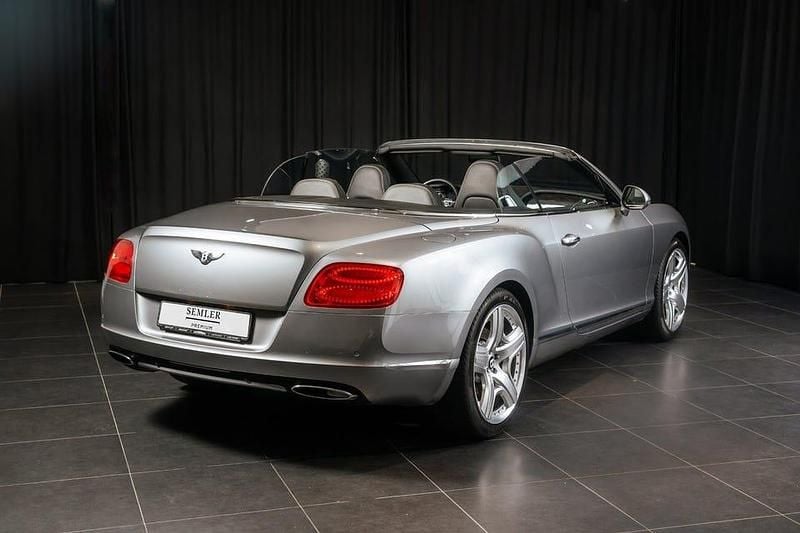 Begagnad Bentley Continental GT 575 HK (422 kW) 2012 Grå Cab