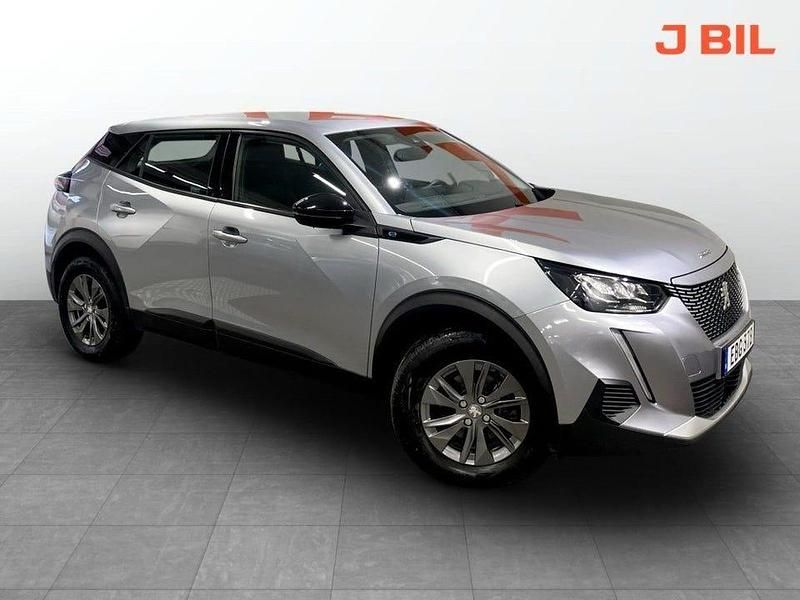 Grå Begagnad 2022 Peugeot e-2008 Active SUV | 194 900 kr (Marknadspris) - Bild 1/4