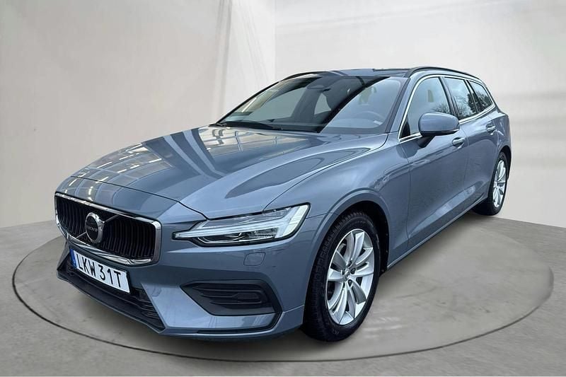 Begagnad Volvo V60 Core 197 HK (144 kW) 2023 Grå Kombi