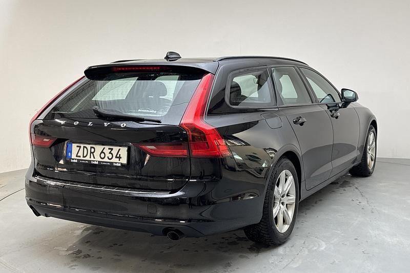 Begagnad Volvo V90 Kinetic 190 HK (139 kW) 2018 Svart Kombi