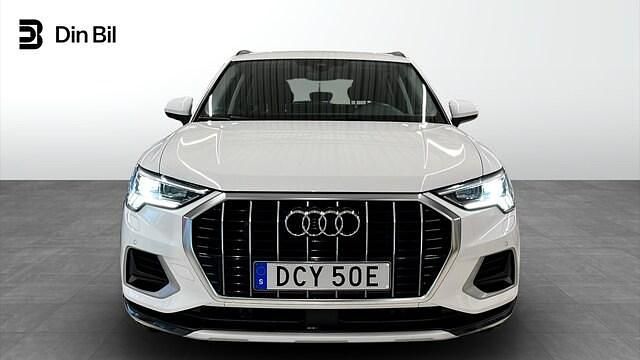 Begagnad Audi Q3 Advanced Plus 150 HK (110 kW) 2022 Ibisvit SUV