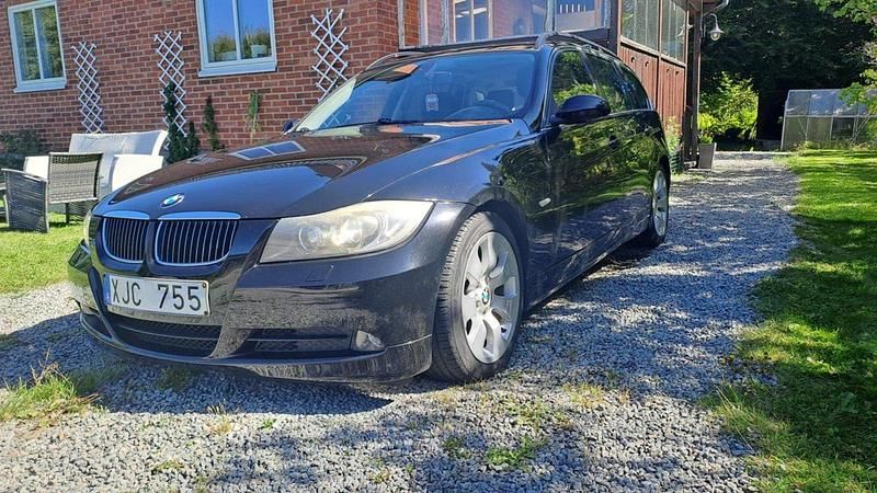 Svart Begagnad 2006 BMW 325 Advantage Kombi | 29 900 kr (Superpris) - Bild 1/4