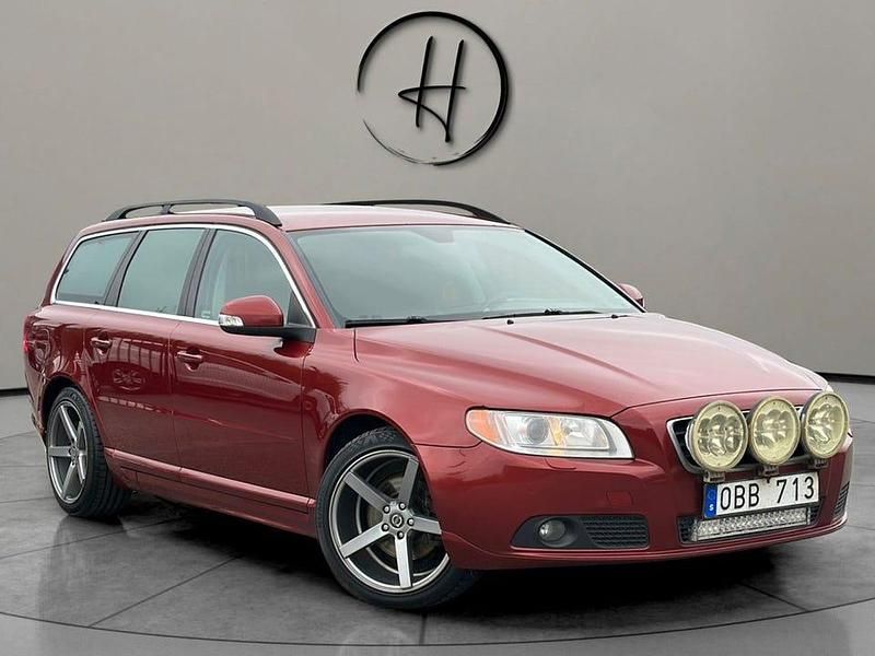 Röd Begagnad 2010 Volvo V70 Momentum Kombi | 59 900 kr (Lite dyr) - Bild 1/4
