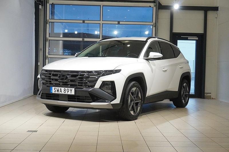 Vit Begagnad 2024 Hyundai Tucson Advanced SUV | 459 900 kr (Dyr) - Bild 1/4