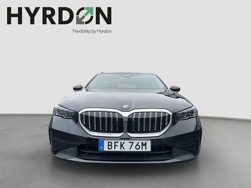 Begagnad BMW 530 299 HK (219 kW) 2025 Svart Kombi