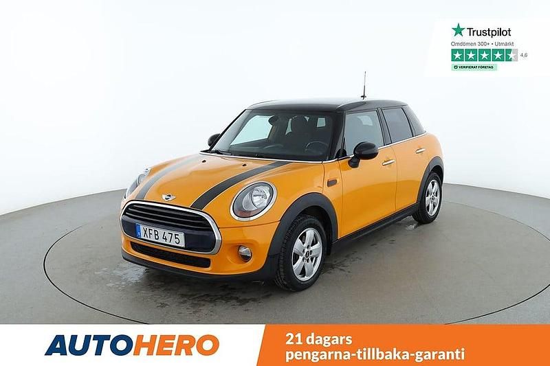 Orange Begagnad 2016 Mini Cooper Halvkombi | 145 000 kr (Marknadspris) - Bild 1/4
