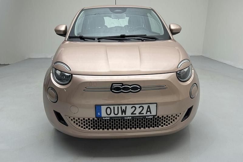 Begagnad Fiat 500e Icon 86 kW (118 HK) 2021 Gul