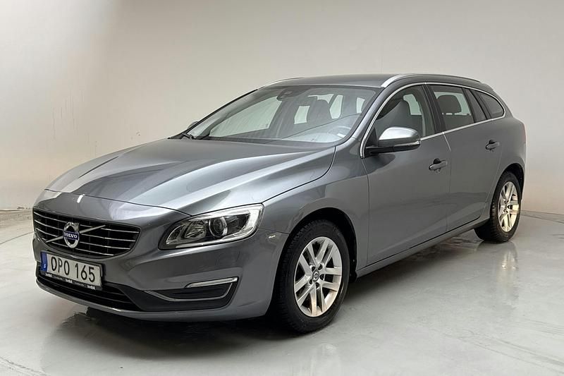 Grå Begagnad 2016 Volvo V60 Summum Kombi | 147 000 kr (Bra pris) - Bild 1/4
