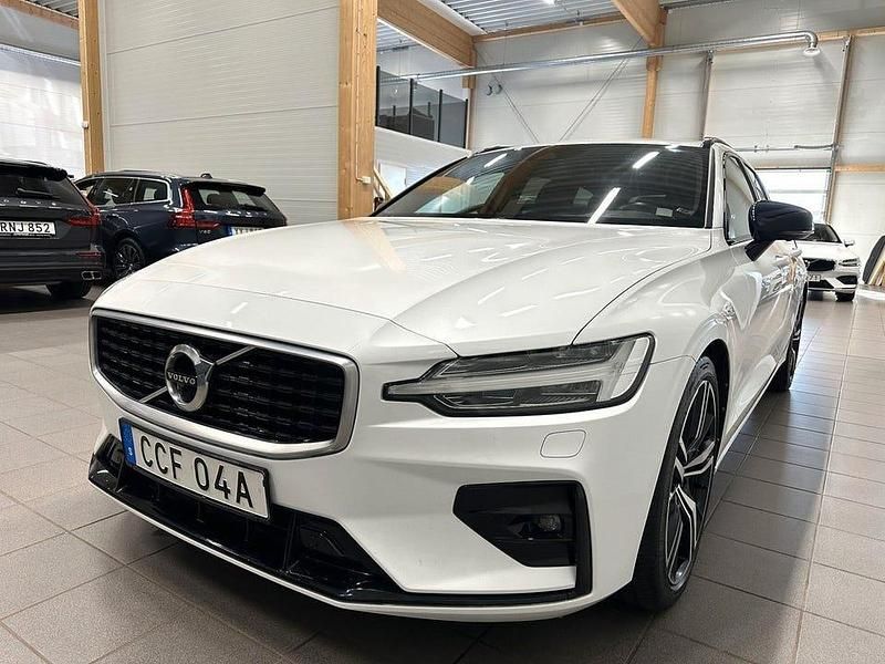 Begagnad Volvo V60 R-Design 190 HK (139 kW) 2020 Vit Kombi