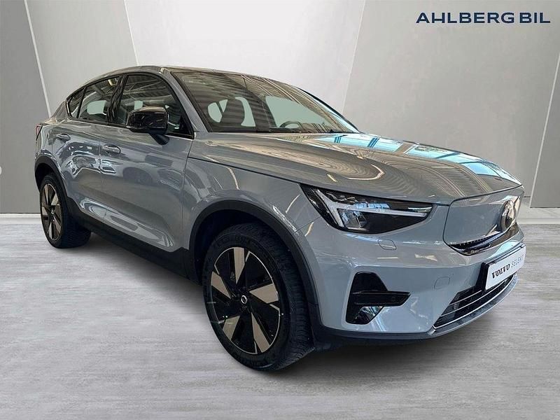 Grå Begagnad 2023 Volvo EC40 Core SUV | 399 500 kr (Marknadspris) - Bild 1/4