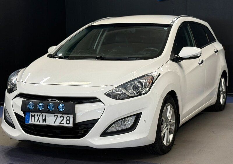 Begagnad Hyundai i30 111 HK (81 kW) 2012 Vit Kombi
