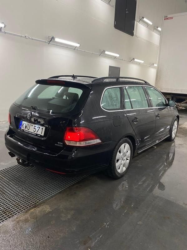 Begagnad VW Golf VI 105 HK (77 kW) 2011 Halvkombi