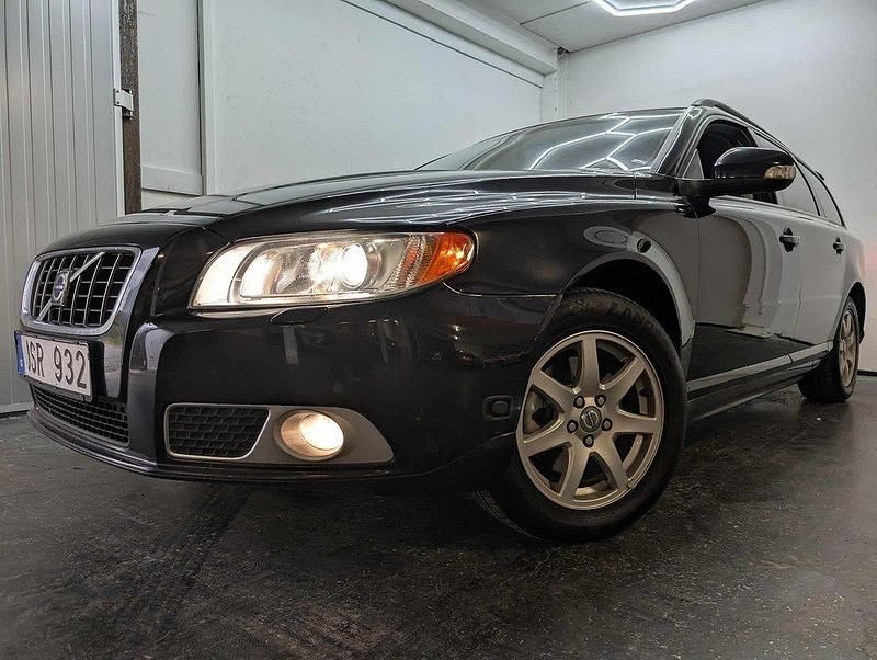 Svart Begagnad 2009 Volvo V70 Momentum Kombi | 42 500 kr (Bra pris) - Bild 1/4
