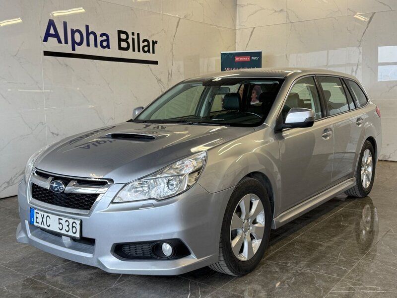 Silver Begagnad 2013 Subaru Legacy Kombi | 54 900 kr (Bra pris) - Bild 1/4