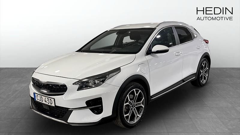 Vit Begagnad 2022 Kia XCeed Advance SUV | 249 900 kr (Marknadspris) - Bild 1/4