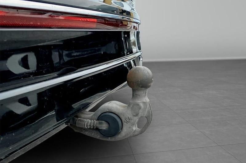 Begagnad VW Tiguan R-line 248 HK (182 kW) 2022 Svart SUV