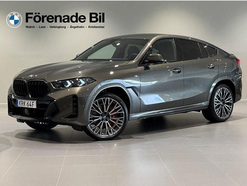Grön Ny 2025 BMW X6 Comfort Edition SUV | 1 109 400 kr (Bra pris) - Bild 1/4