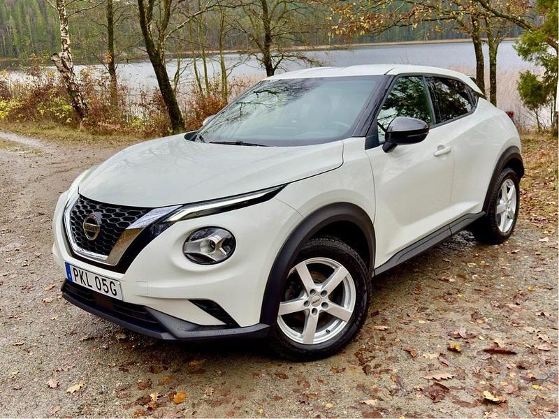 Vit Begagnad 2021 Nissan Juke SUV | 175 000 kr (Marknadspris) - Bild 1/4