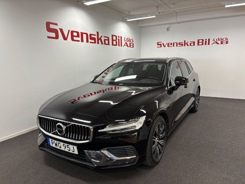 Svart Begagnad 2020 Volvo V60 Inscription Kombi | 278 000 kr (Marknadspris) - Bild 1/4