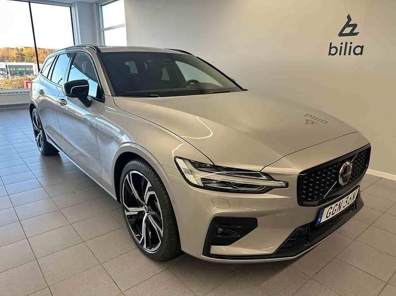 Silver Begagnad 2023 Volvo V60 Ultimate Kombi | 529 900 kr - Bild 1/1