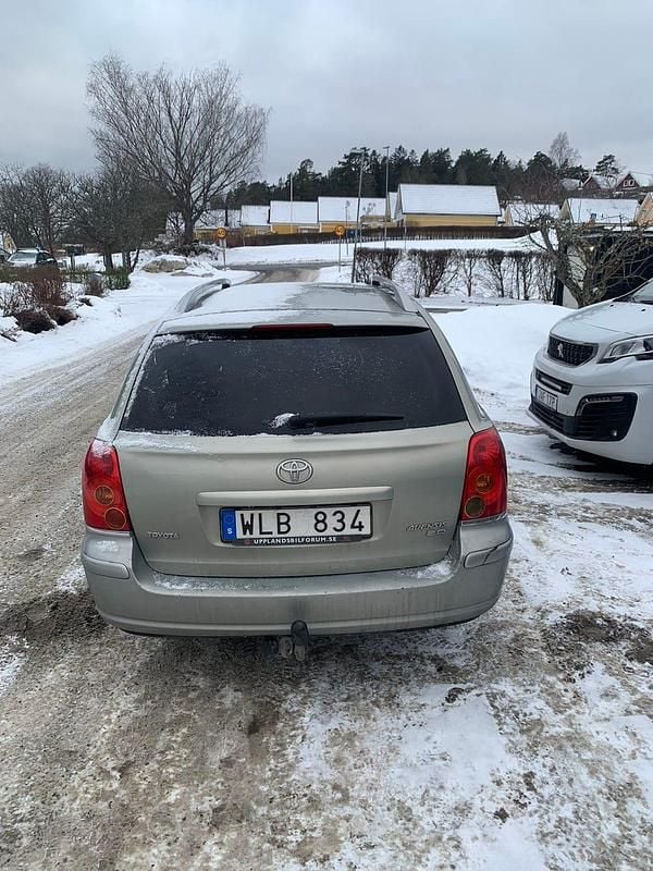Begagnad Toyota Avensis 147 HK (108 kW) 2005 Kombi