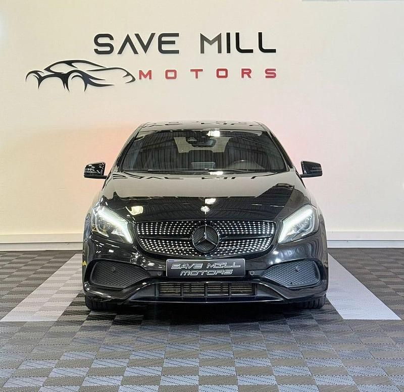Svart Begagnad 2017 Mercedes A180 AMG Halvkombi | 204 900 kr (Lite dyr) - Bild 1/4
