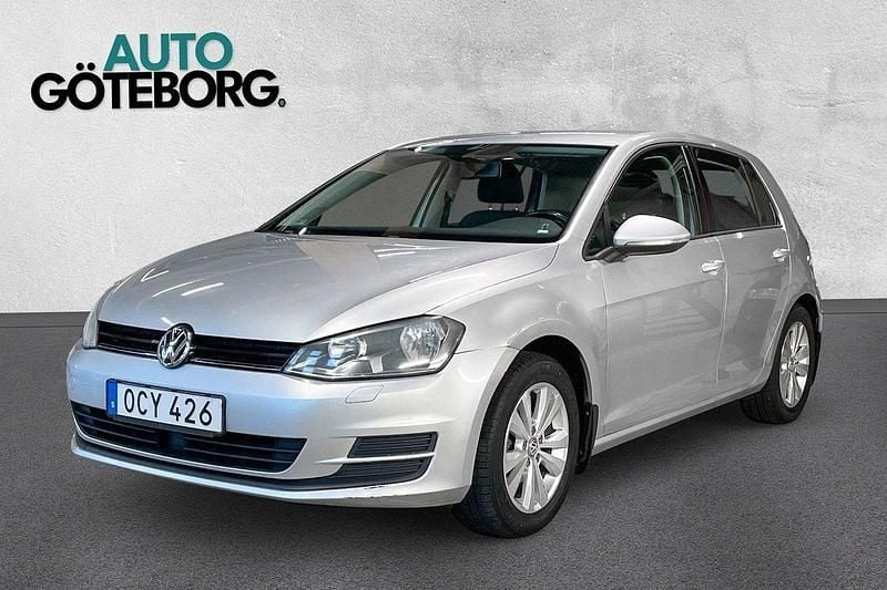 Silver Begagnad 2016 VW Golf VII Halvkombi | 99 900 kr (Superpris) - Bild 1/3