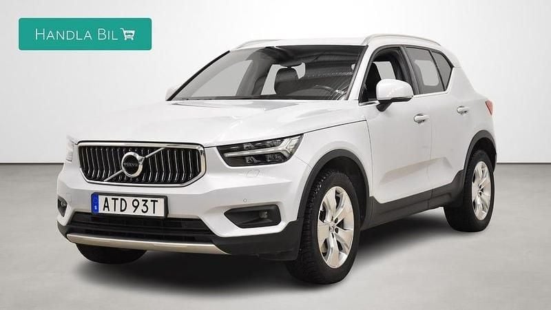 Silver Begagnad 2019 Volvo XC40 Inscription SUV | 319 900 kr (Marknadspris) - Bild 1/4
