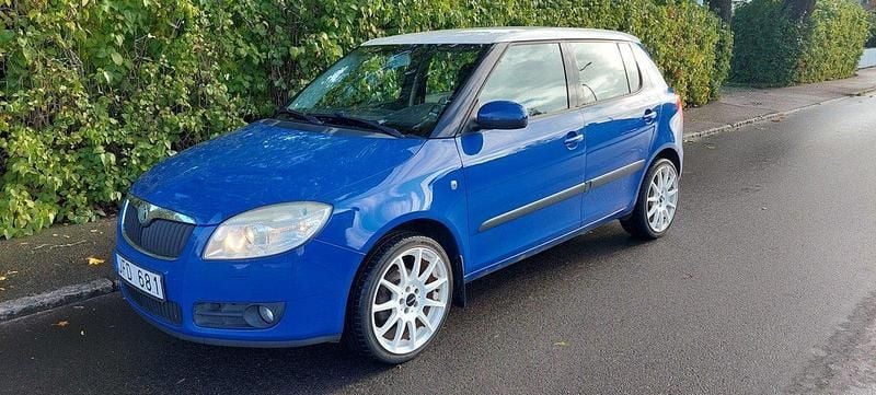 Blå Begagnad 2008 Skoda Fabia Halvkombi | 30 000 kr (Marknadspris) - Bild 1/4