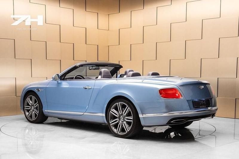 Begagnad Bentley Continental Mulliner 575 HK (422 kW) 2016 Blå