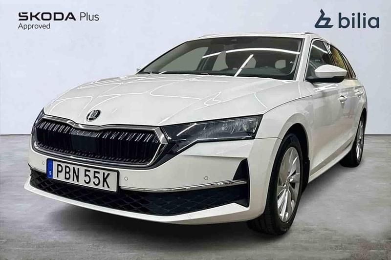 Vit Begagnad 2025 Skoda Octavia Kombi | 414 500 kr - Bild 1/1