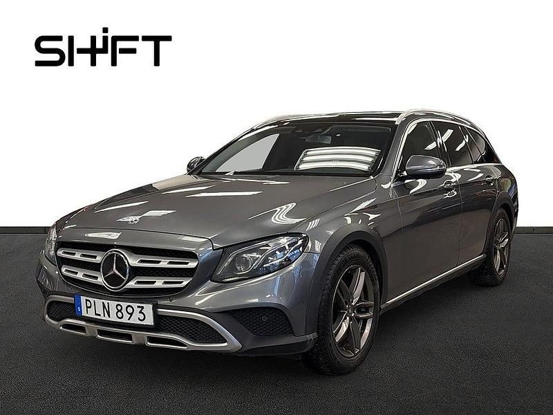 Grå Begagnad 2018 Mercedes E220 Kombi | 294 900 kr (Marknadspris) - Bild 1/4