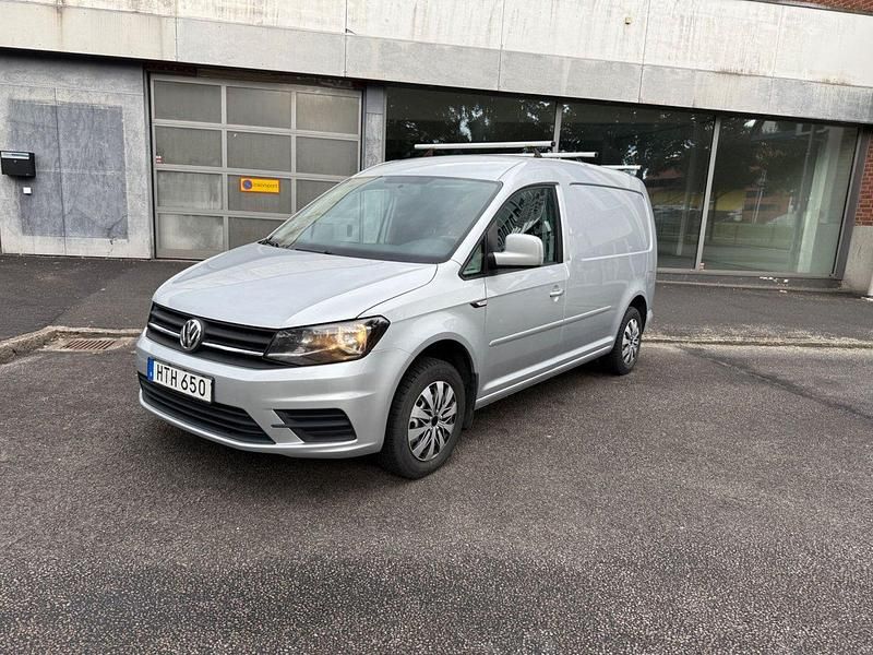 Silver Begagnad 2016 VW Caddy Maxi Minibuss | 89 900 kr (Bra pris) - Bild 1/4
